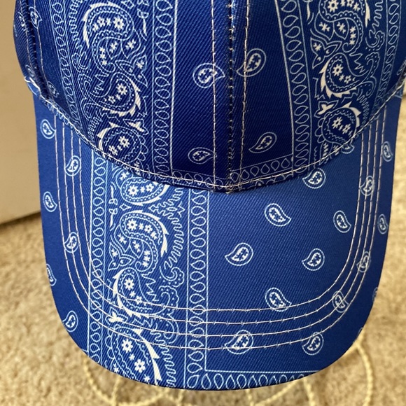 😍🆕Bandana Design Baseball Cap- Royal Blue and White: Unisex - Picture 3 of 5